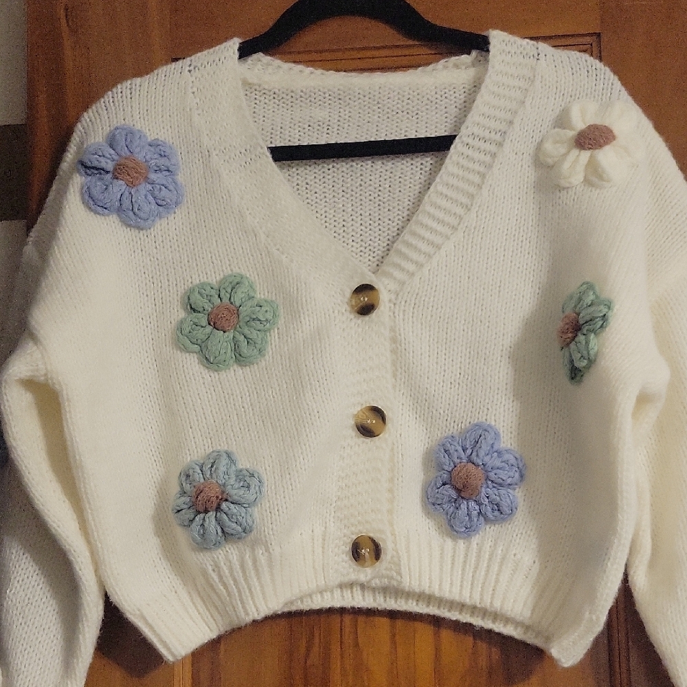 Cider White Cardigan with Floral Accents